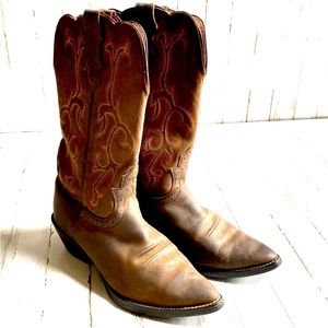 Womens Justin Boots
Size 7.5B